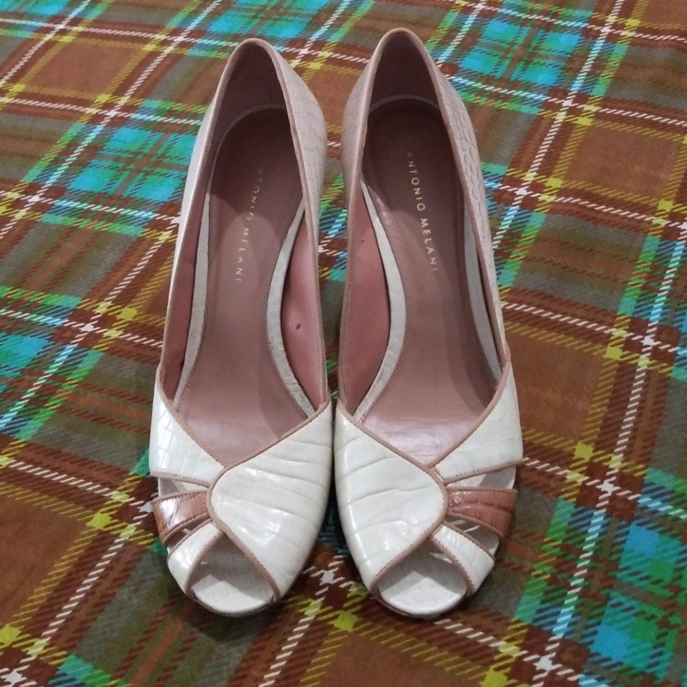 Gorgeous leather peep toe heels